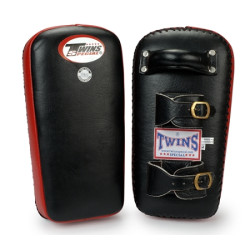 TWINS MUAY THAI PAD W/BUCKLE